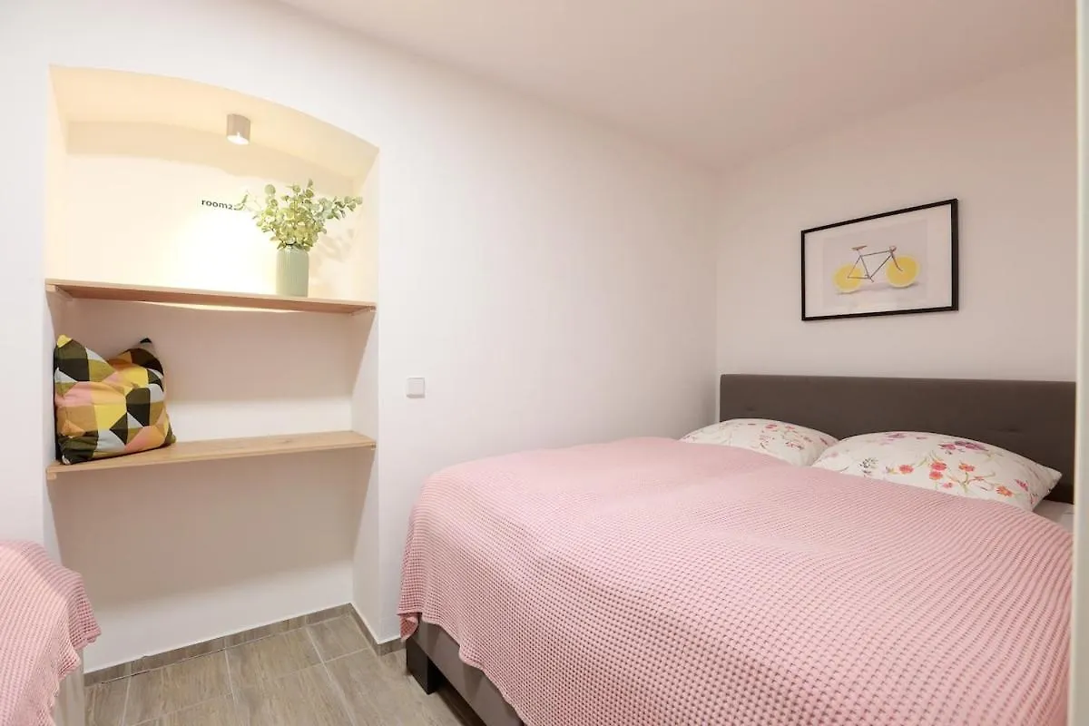 S37 Room22 Apartment Bergmannkiez Berlin